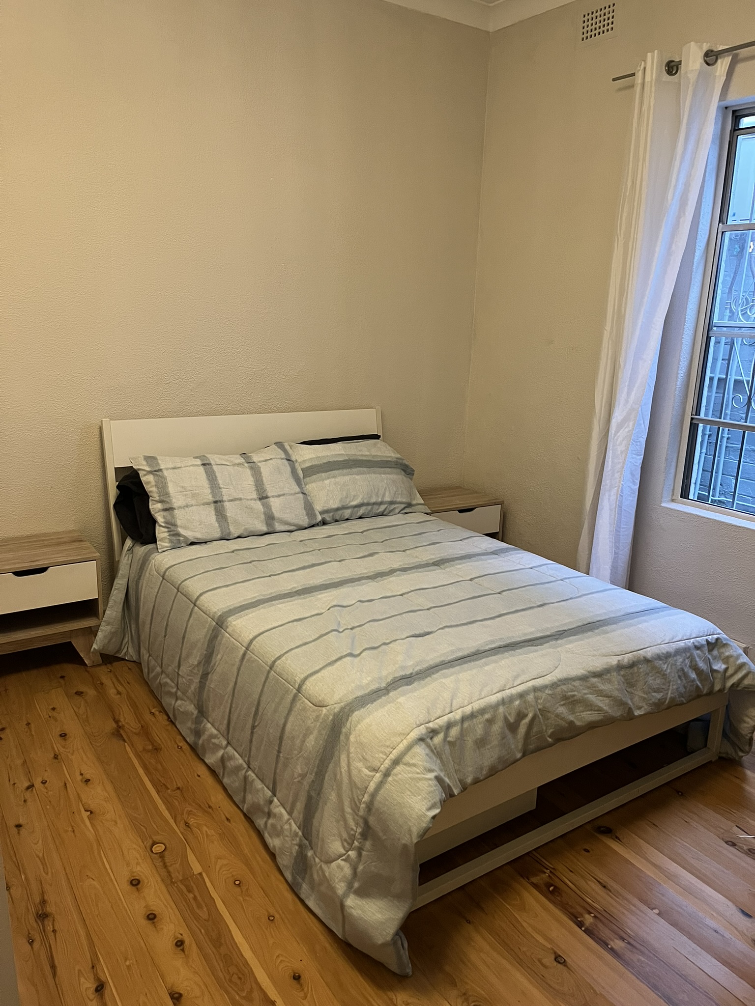 Private Room available now in Zetland - photo 1